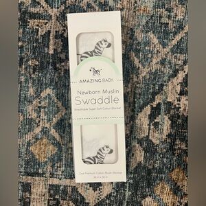 Amazing Baby Newborn Muslin Swaddle